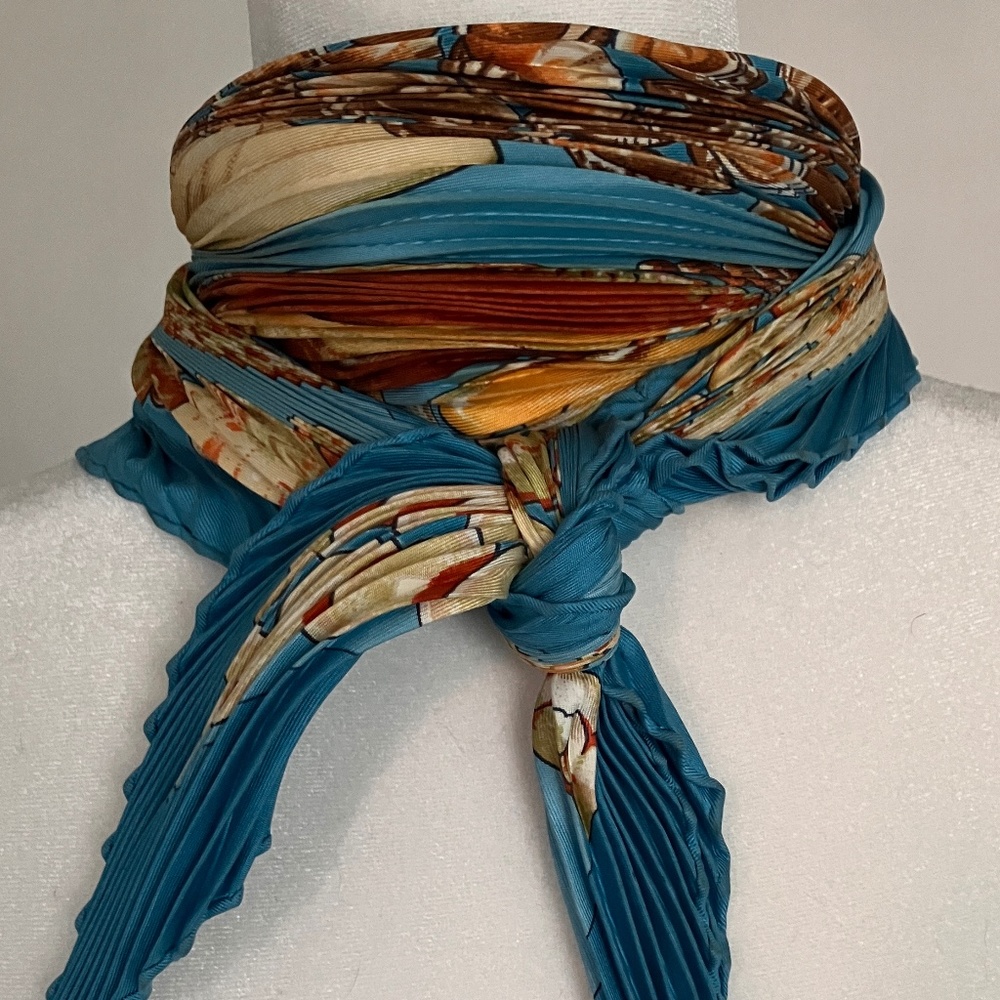 VINTAGE HERMÈS SILK PLISSÉ SCARF